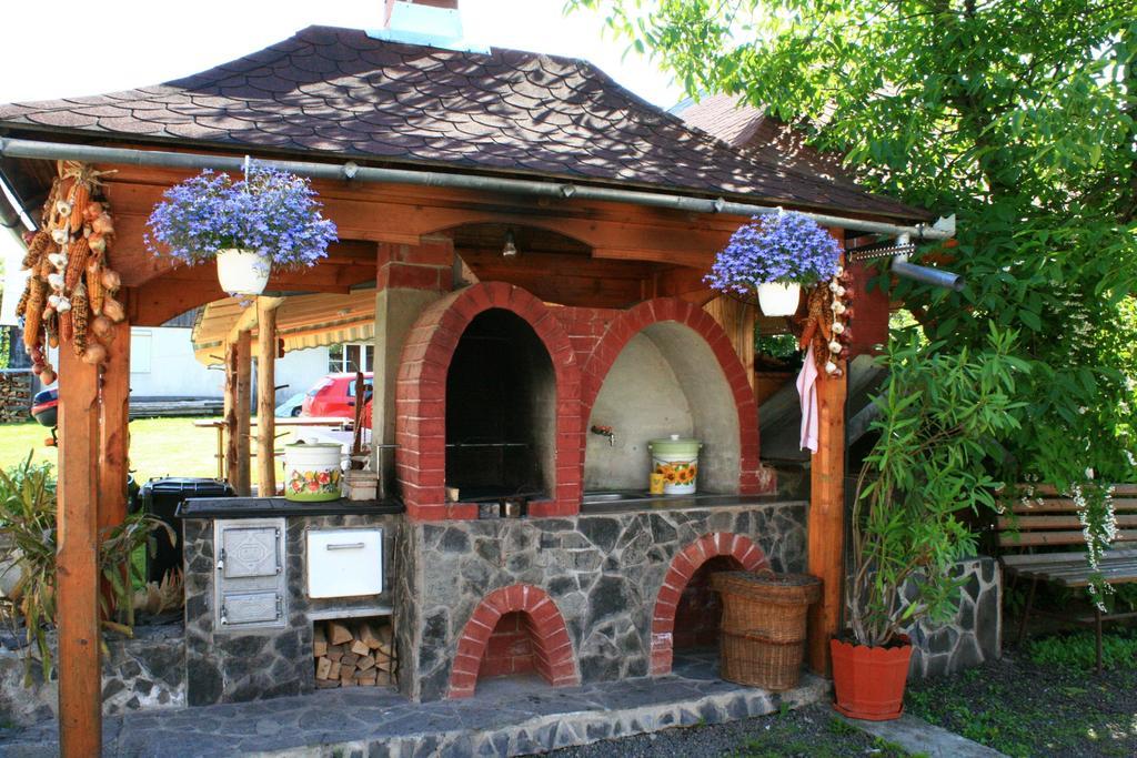 Ileana Sapanta Săpînţa Buitenkant foto